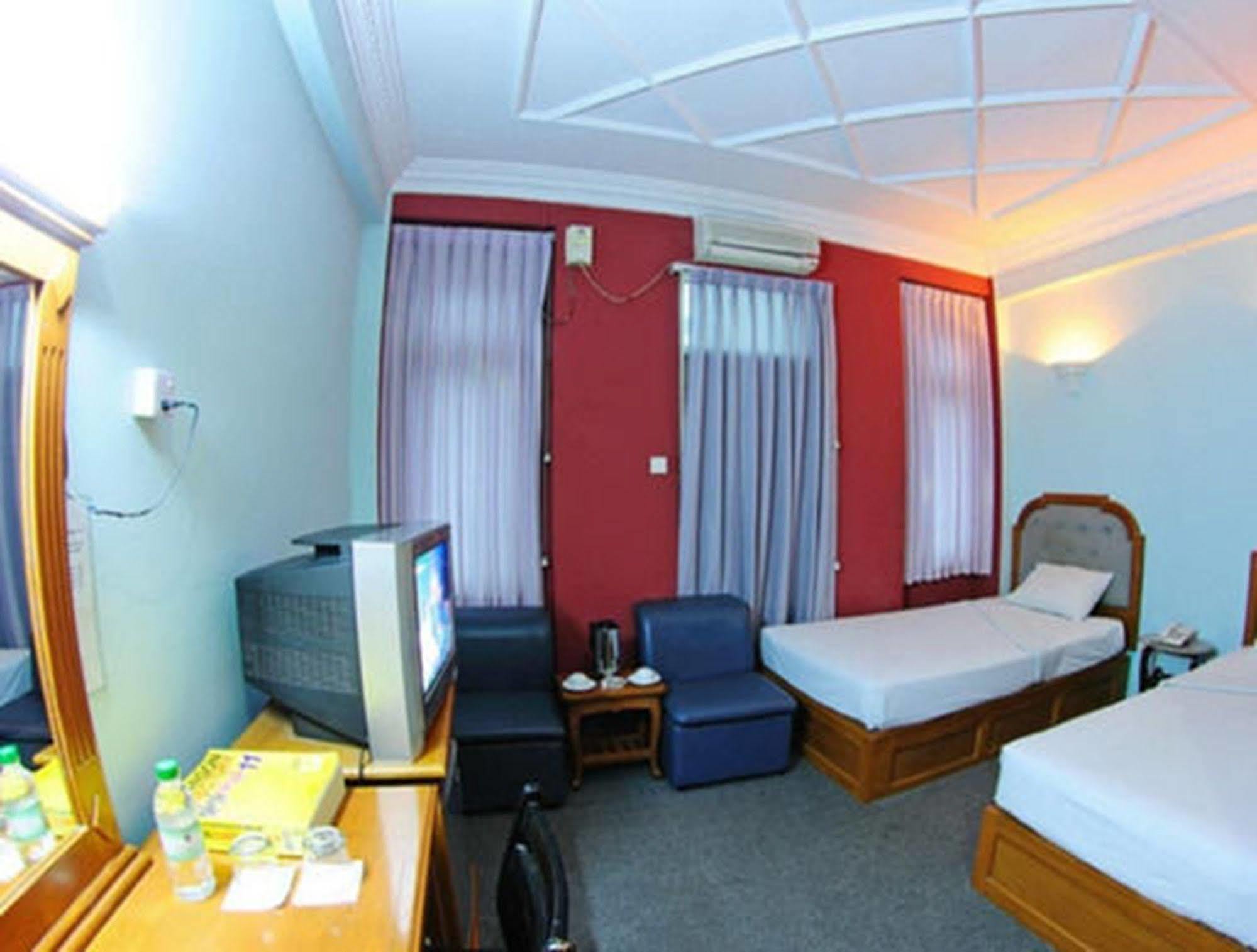 Hotel Glory Yangon Exterior foto